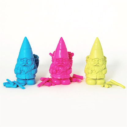 Gnome stacking game (pink/blue/yellow)